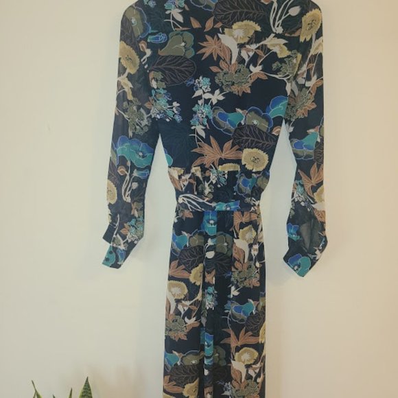 Long, flowy Maxi Dress - Picture 4 of 5